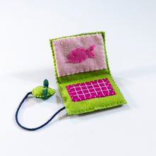 Load image into Gallery viewer, Catnip Laptop Toy